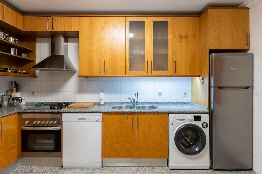 Pereira'S Apartment- Free Garage Авейру Экстерьер фото